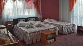 Дома для отпуска Агроусадьба Вероника Borisovo Семейный номер с ванной комнатой вне номера-4